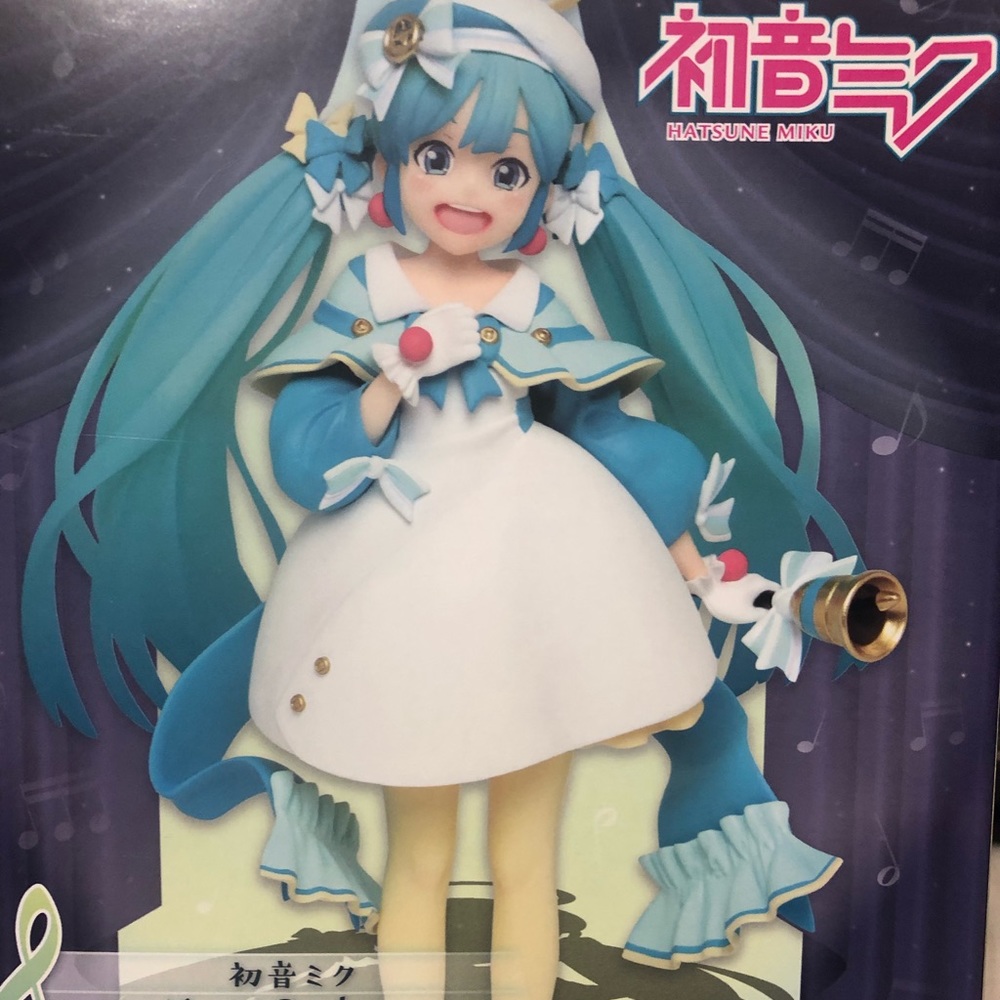 Hatsune miku figure